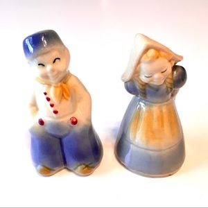 Shawnee Pottery - Dutch Boy and Girl Shaker Set